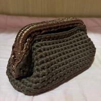 Borsa nuova fatta con uncinetto marrone