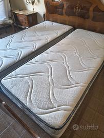 Coppia di materassi Memory foam come nuovi