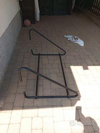 Supporto porta gomme da parete