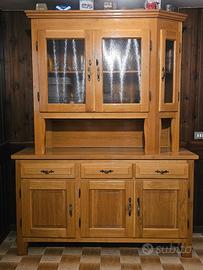 Credenza in legno massiccio – Stile classico con v