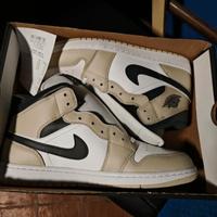 Nike Air Jordan 1 Mid Beige/Nero 
