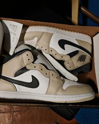 Nike Air Jordan 1 Mid Beige/Nero 