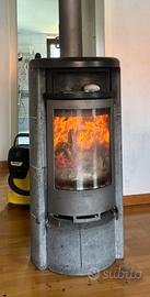 Stufa a legna in pietra ollare Contura