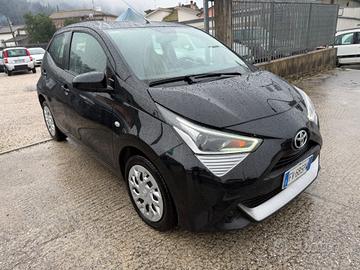 Toyota Aygo Connect 1.0 VVT-i 72 CV 5 porte x-cite