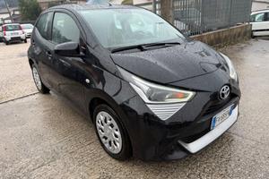 Toyota Aygo Connect 1.0 VVT-i 72 CV 5 porte x-cite