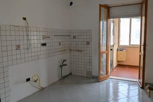 Luminoso Quadrilocale con Doppi Servizi in Zona Re