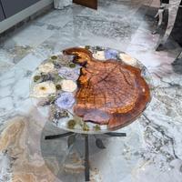 Tavolino in legno di ulivo e resina