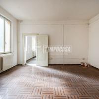 Stabile - Palazzo a Correggio 9 locali