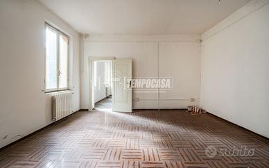 Stabile - Palazzo a Correggio 9 locali