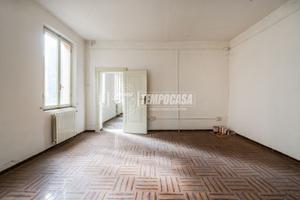 Stabile - Palazzo a Correggio 9 locali