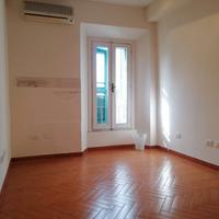 Appartamento euro 115.000trilocale+bagno centro