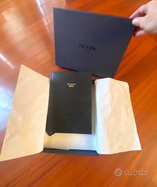 Diario Prada 2001 da collezione pelle neraSaffiano