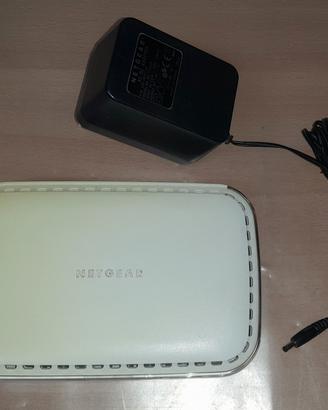 Switch Netgear 8 porte FastEthernet 10/100Mbps