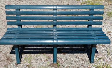 Panchina da giardino in plastica