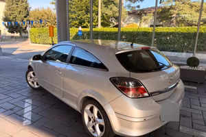Opel Astra GTC 125cv (2009)