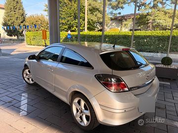 Opel Astra GTC 125cv (2009)
