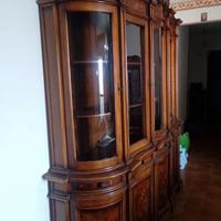 Credenza in legno con vetrina - Stile barocco