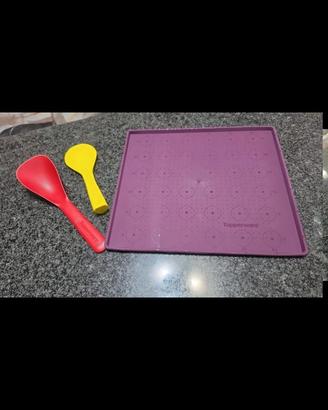 2 tappeti per impasto e uno stampo uova tupperware