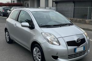 Toyota Yaris 1.0 benzina 3 porte