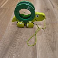 Tito tartaruga spingi e cammina in legno