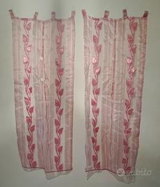 Coppia di tende a pannello rosa con ricami