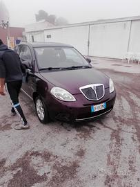 Lancia Ypsilon 1.3 MJT 75 CV Diva