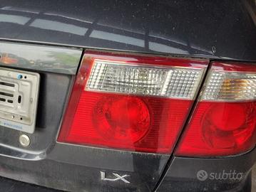 Fanale post dx int KIA CARENS del 2005
