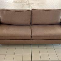 Divano di mobilificio usato 2 anni