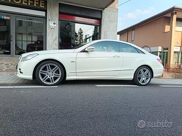 Mercedes-benz E 350 CGI Coupé BlueEFFICIENCY Avant