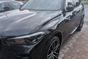BMW X5 M. 340 cv.  250 KW
