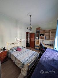 Moderna camera studenti