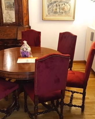 Tavolo in legno estensibile con sedie