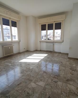 Appartamento centrale con posto auto