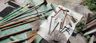 Attrezzi per giardino e muratore 