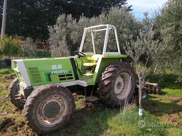 Trattore agricolo