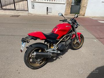 Ducati monster 750