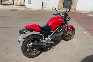Ducati monster 750