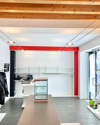 Arredamento per negozio abbigliamento