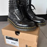 Dr. Martens personalizzate borchie