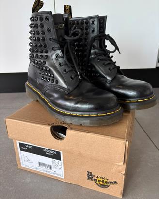 Dr. Martens personalizzate borchie