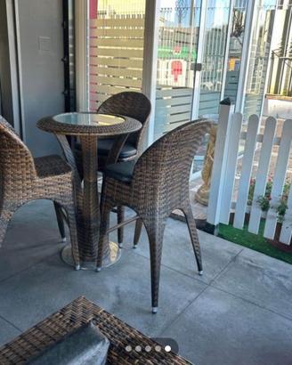 Tavolo in rattan e vetro con 3 sedie bar o giardin