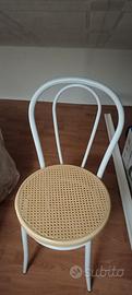 Sedie bianche thonet