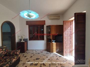 Casa, Santo Stefano di Camastra.