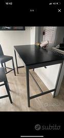 Tavolo e 3 sedie