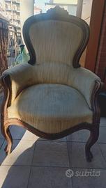 Poltrona in legno decorata