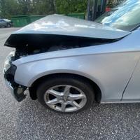PARAFANGO ANTERIORE SINISTRO AUDI A4 B8 2011