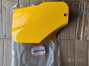 COPERCHIO CARENA SINISTRO GIALLO ORIGINALE SUZUKI 