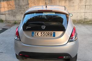 lancia ypsilon PLATINUM
