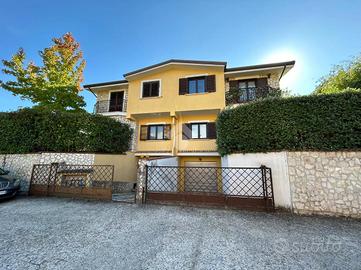 PORZIONE DI BIFAMILIARE A MENDICINO