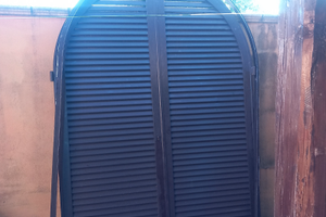 Porta centinata ad arco